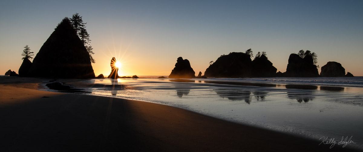 A warm October evening with zero wind was the perfect condition for photography on the Pacific Ocean.