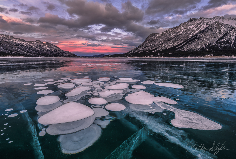 After a last minute decision to drive the long trek to Abraham Lake, I was thrilled to see this fabulous sunset.&nbsp;